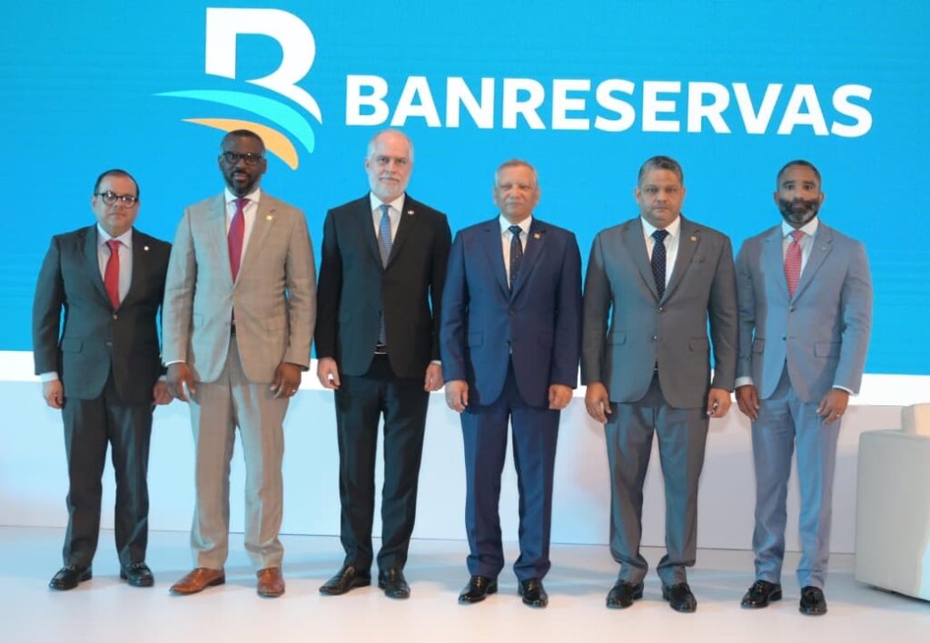 Aguilera afirma que Banreservas se mantiene a la vanguardia ante riesgos que amenazan a la banca 4 img 4760 1 1