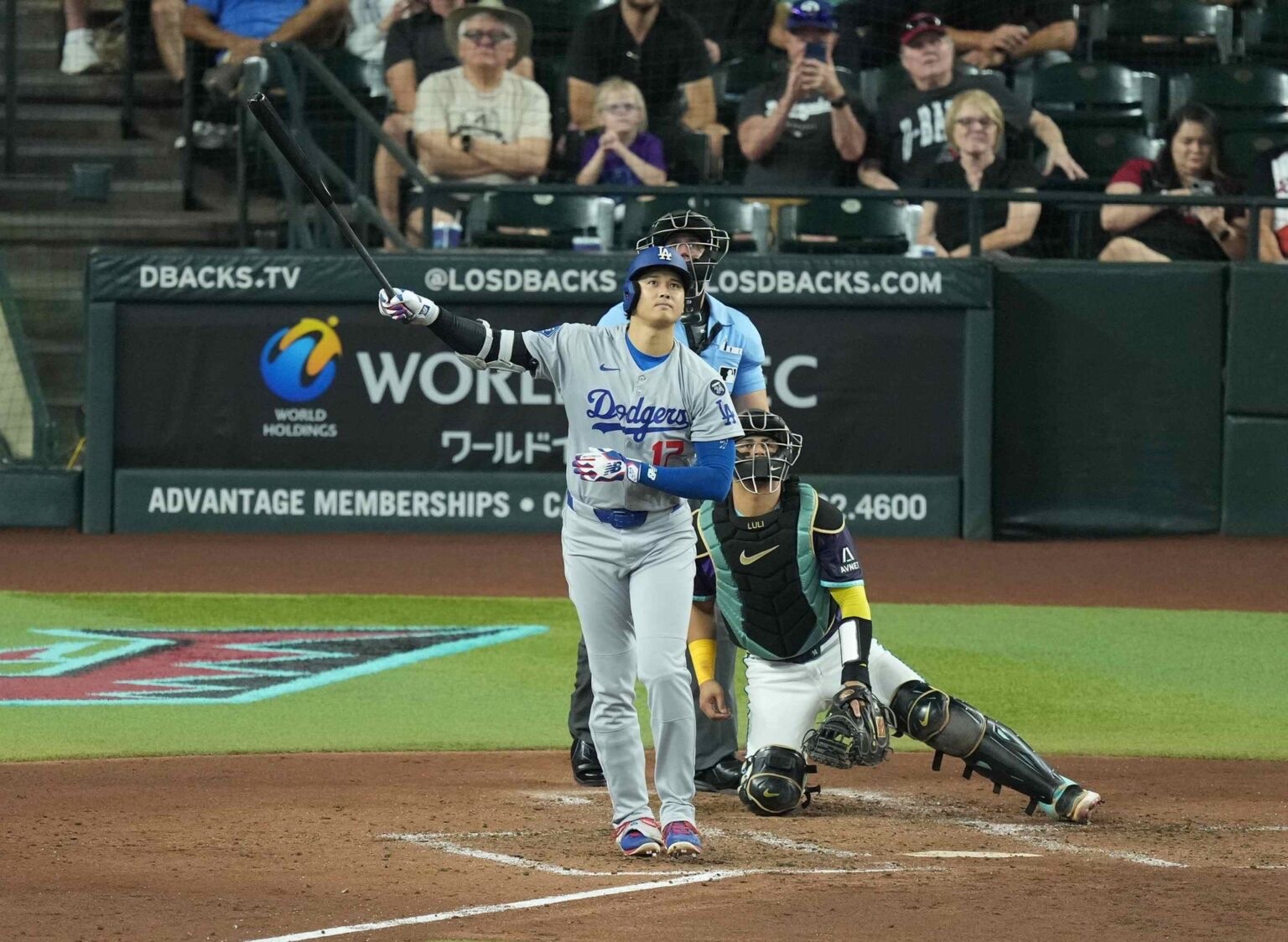 Shohei Ohtani iguala su marca personal y récord de los Dodgers con 54 jonrones