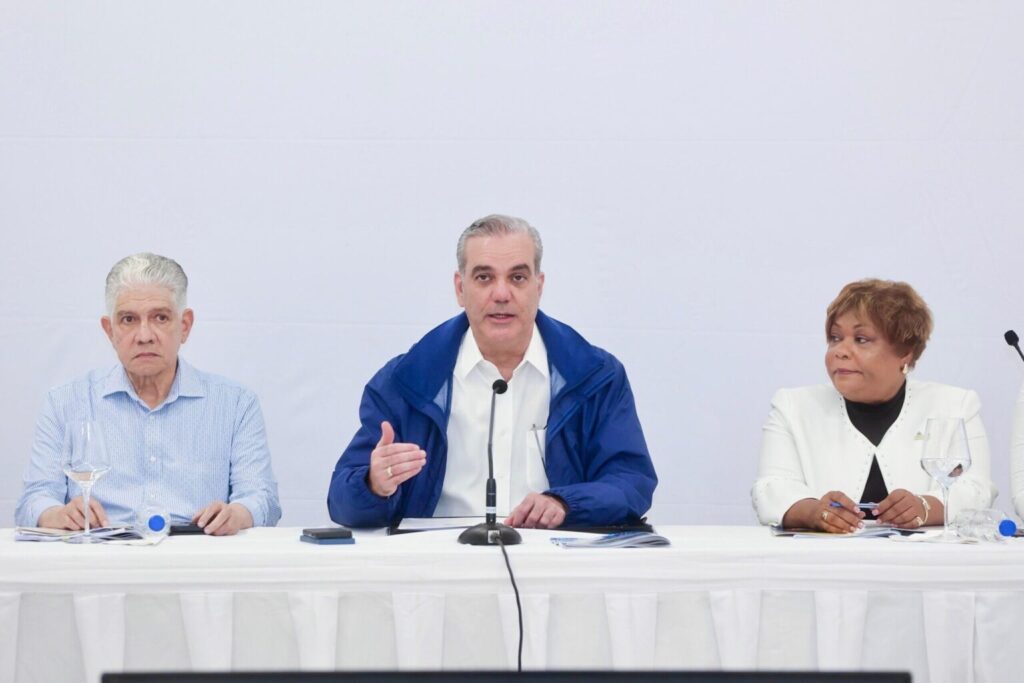 Abinader pasa balance a obras en curso, define prioridades para el 2026 4 img 4855