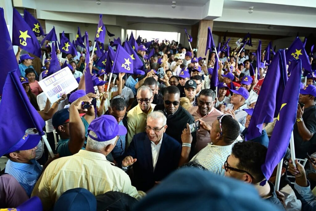 Danilo Medina encabeza asamblea provincial del PLD en Hato Mayor 4 img 4869