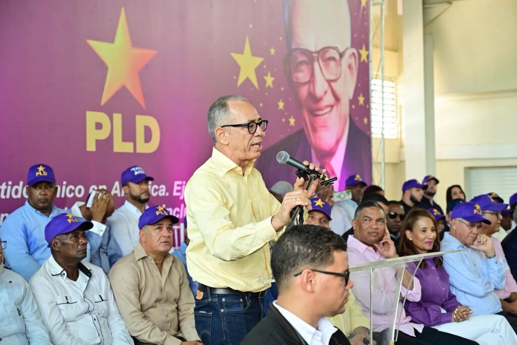 Danilo Medina encabeza asamblea provincial del PLD en Hato Mayor 5 img 4870