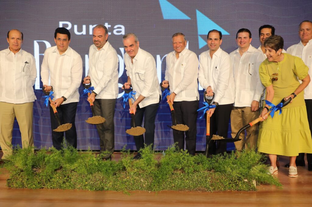 Presidente Abinader inicia trabajos de construcción de Hotel Meliá Bergantín Beach y destaca relanzamiento turístico de Puerto Plata con desarrollo inmobiliario pujante y turismo de cruceros líder en el país 1 0c01cfa1 6446 48bb bef8 dc1da867537e