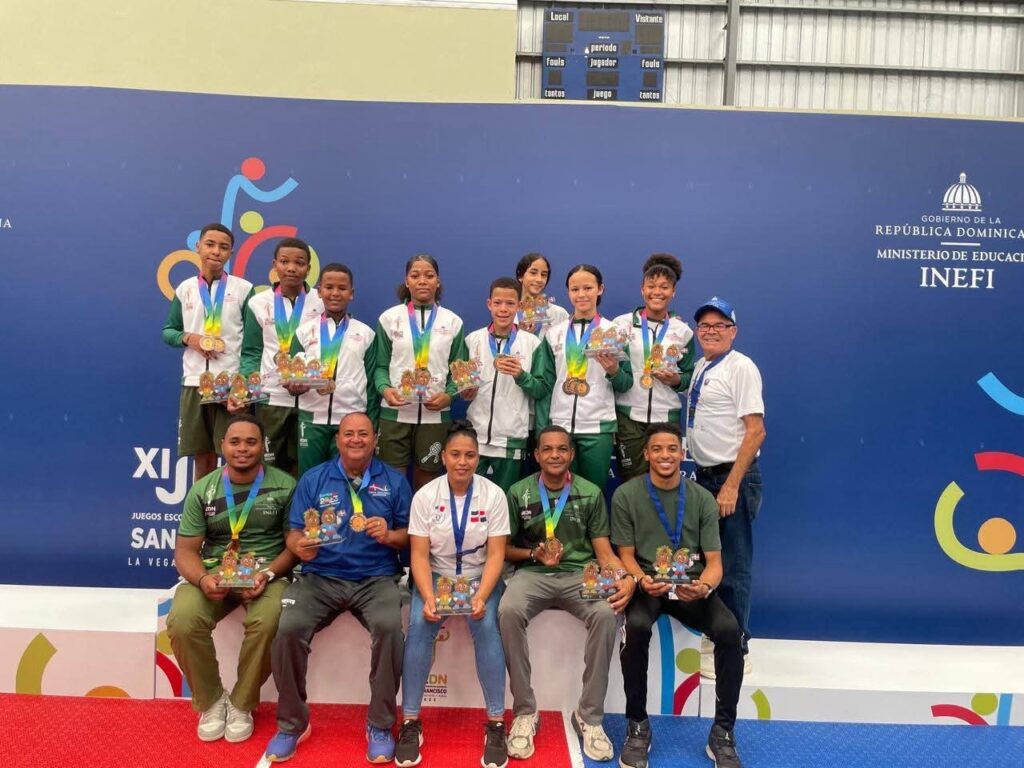 Regional 05 de Educación brilla en los Juegos Escolares Nacionales 2025: Oro en Baloncesto Femenino y Bronce en Bádminton 2 33fd17f1 2730 4b7a 82e0 5ce2d6e40a82
