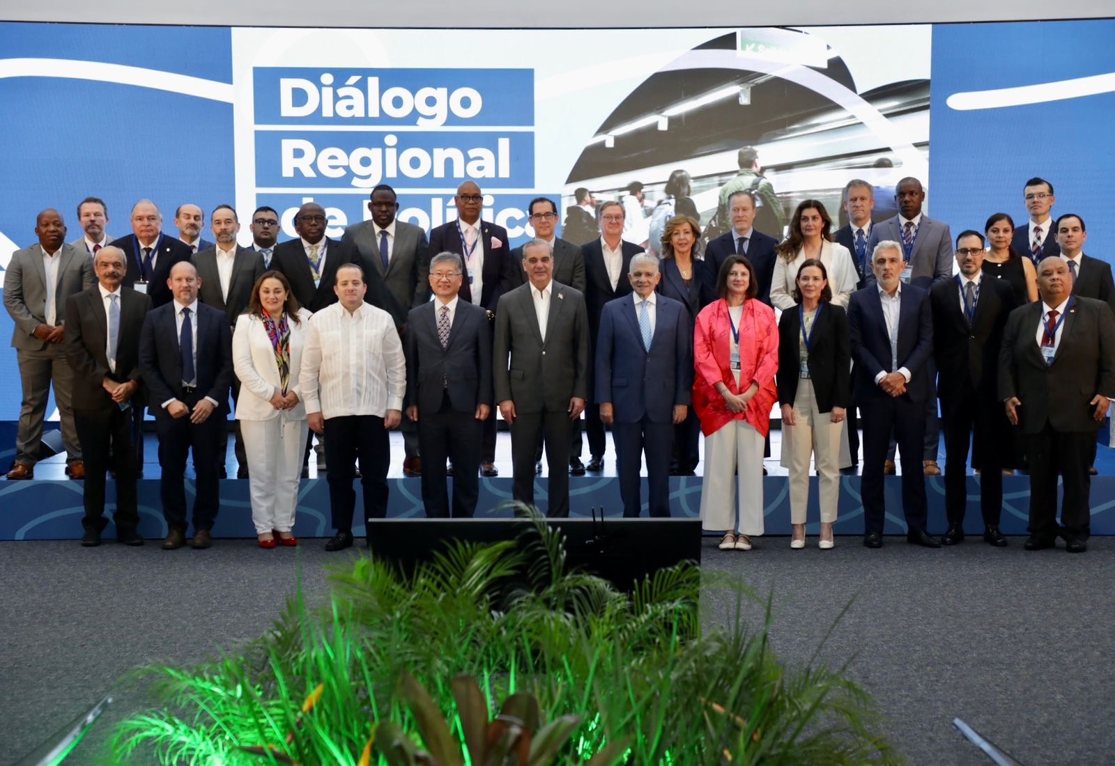 Presidente Abinader posiciona a República Dominicana en el centro del debate global sobre transporte sostenible