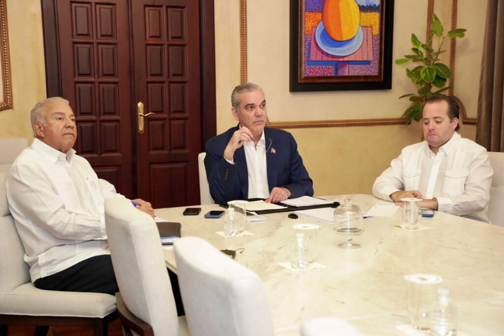 Presidente Abinader encabeza reunión virtual con 15 gobernadoras para pasar balance tras el paso del huracán Melissa 1 888b978a f42f 4e49 ad09 8f31098416b1