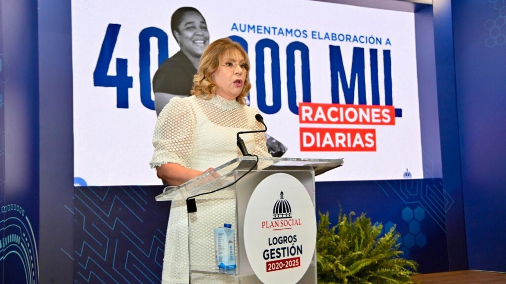 Yadira Henríquez destaca logros de su gestión al frente del Plan Social 2020-2025 2 img 5107