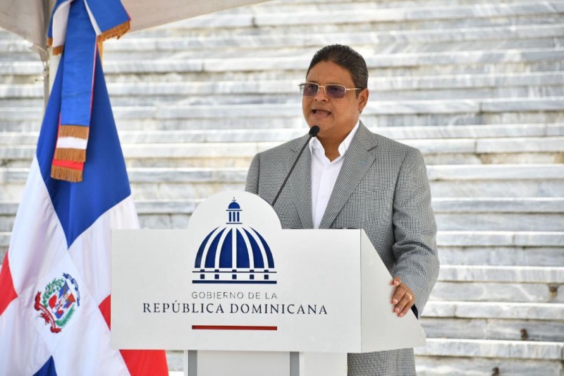 Director del COE y DAEH anuncia carrera política y respalda el gobierno de Abinader 4 img 5155