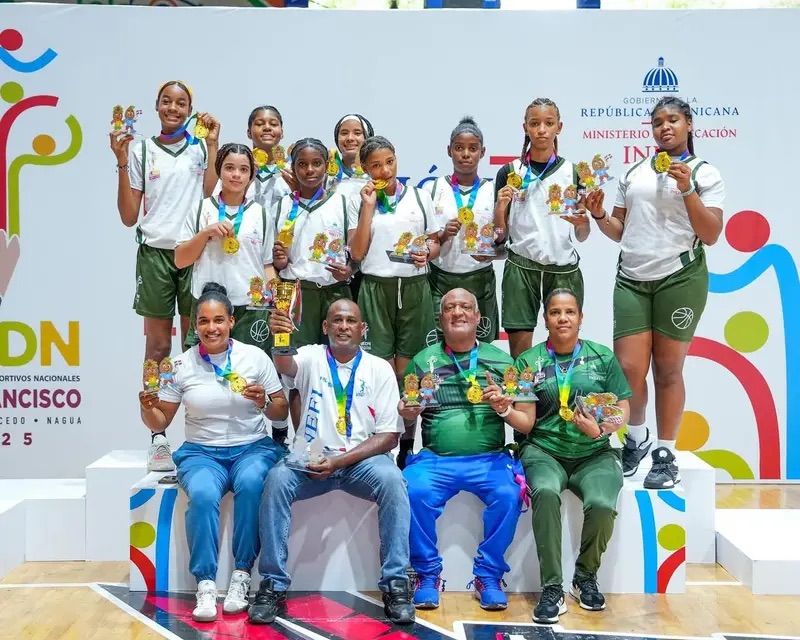 Regional 05 de Educación brilla en los Juegos Escolares Nacionales 2025: Oro en Baloncesto Femenino y Bronce en Bádminton 1 img 5282
