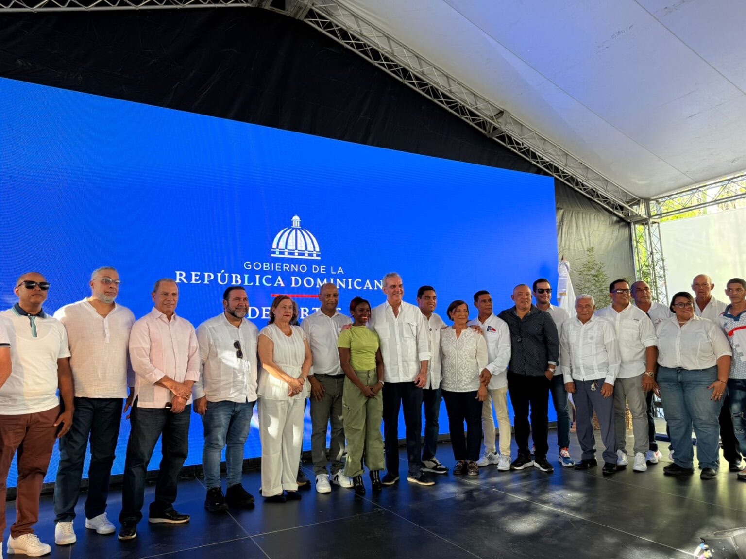 Abinader dispone RD$2,000 millones de casos de corrupción para construcción de 25 polideportivos