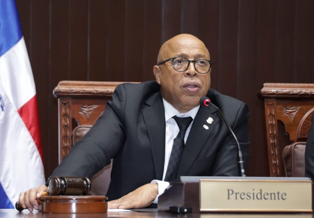 Pacheco explica que su ausencia en la Cámara se debe a tratamiento de radioterapia tras cirugía por cáncer de próstata