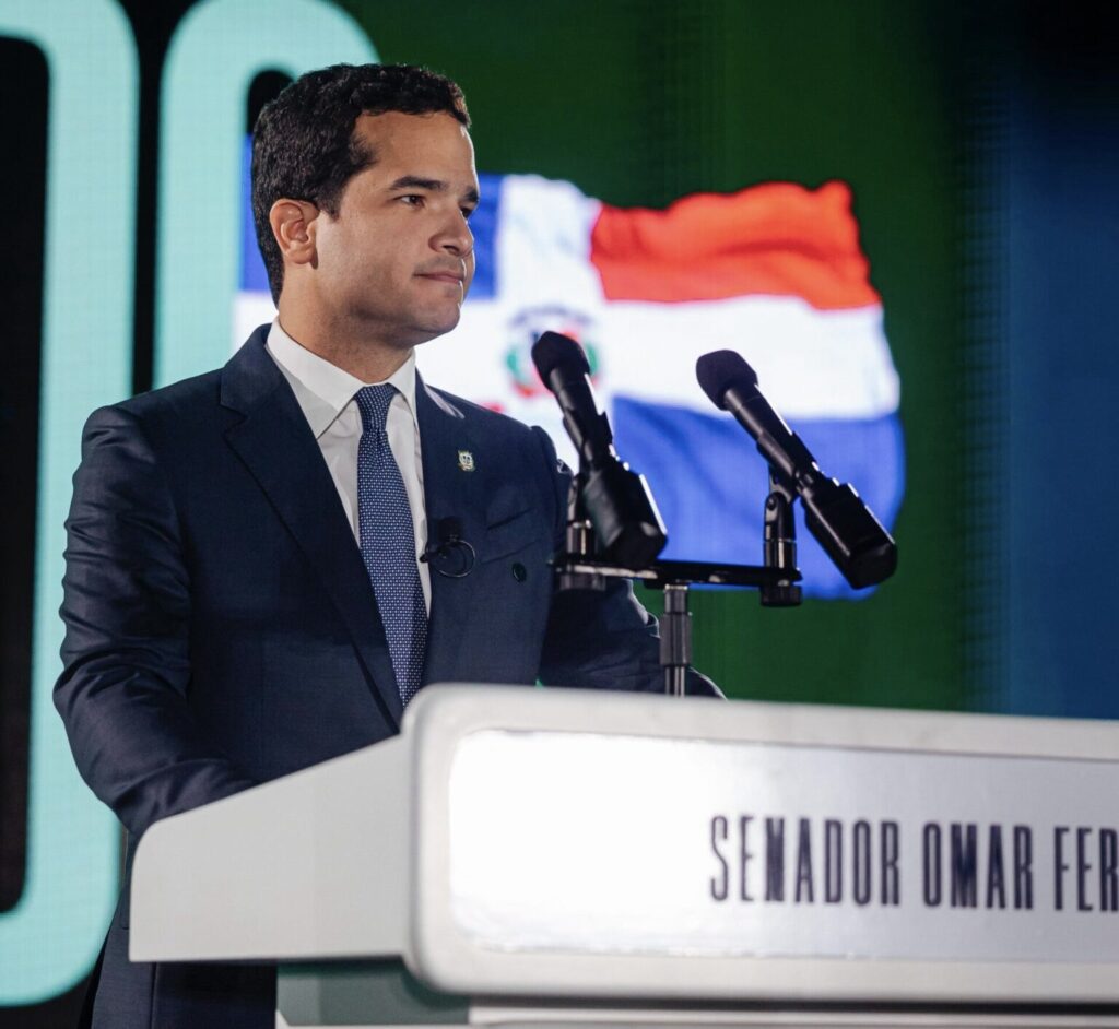 Omar Fernández lidera valoración de dirigentes de oposición en RD 1 img 5473