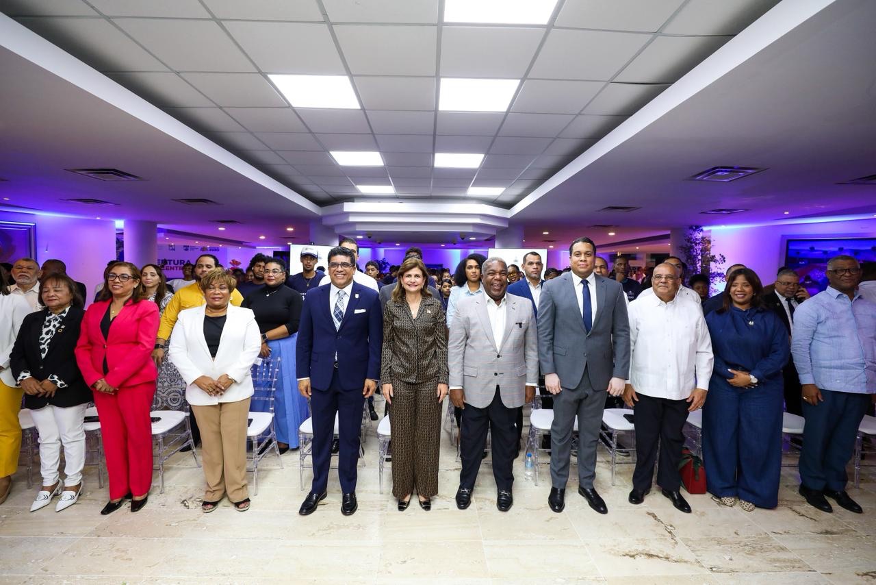 Raquel Peña inaugura cuatro nuevos centros del programa Oportunidad 14-24 en SDE