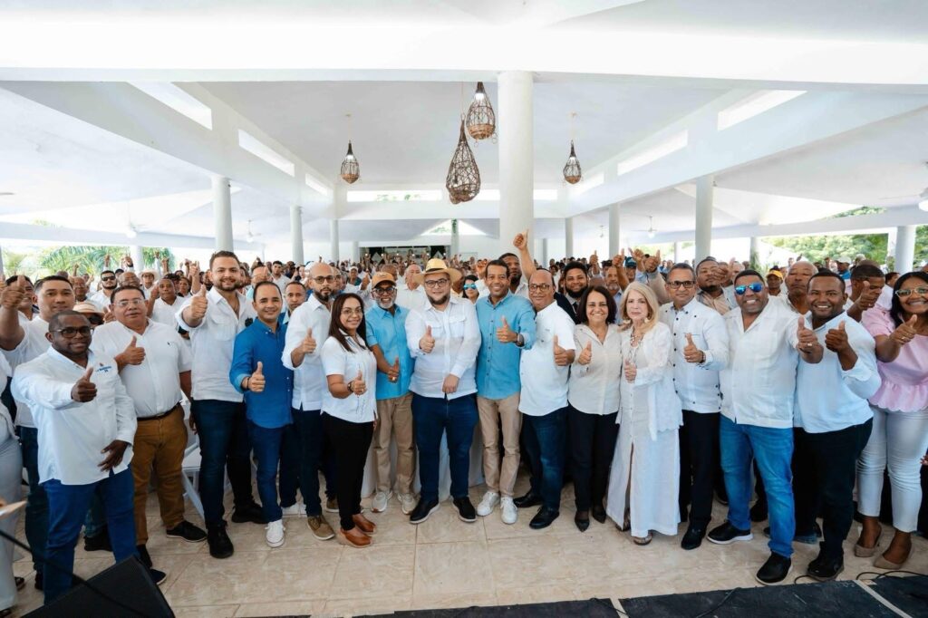 Hecmilio Galván reúne cientos de dirigentes en encuentro nacional de “La Maquinaria” del PRM 2 img 5640