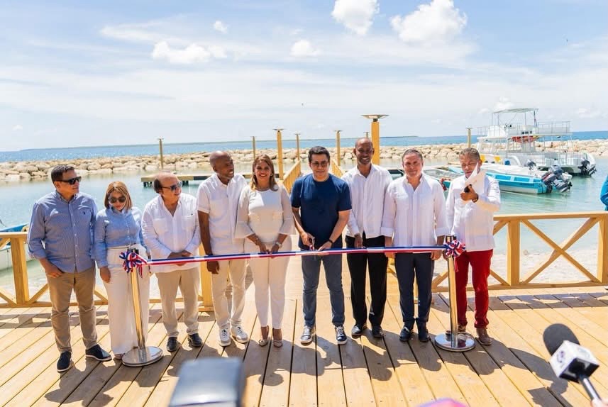 David Collado inaugura muelle turístico en Caleta con inversión de RD$34 millones 1 img 5700