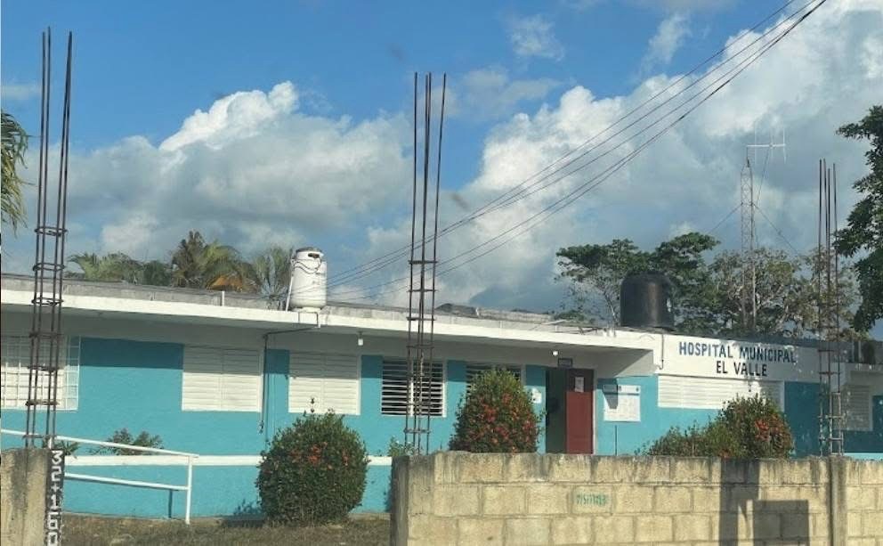 Gobierno abre licitación para remozamiento y ampliación del hospital municipal de El Valle, Hato Mayor 2 img 5786