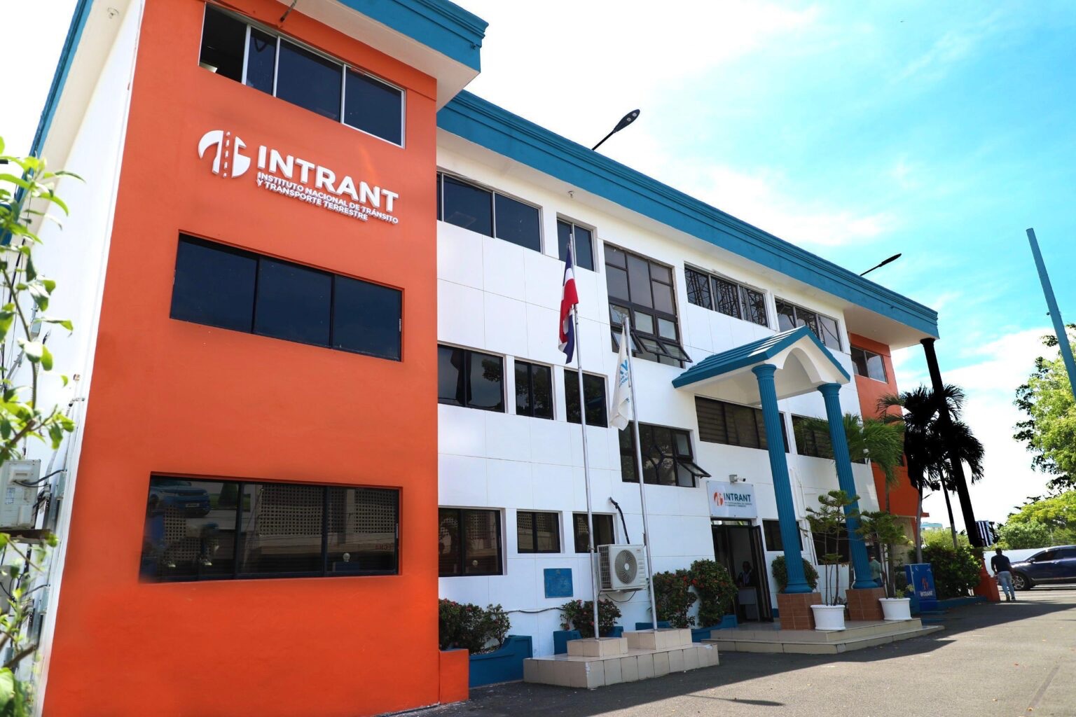 INTRANT garantiza tendrá control total del software y los datos del sistema de licencias de conducir