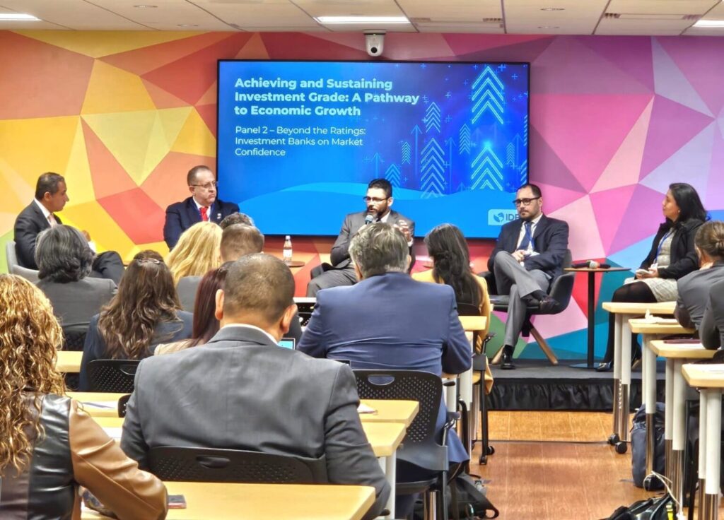 Ministro Magín desarrolla agenda de trabajo en Reuniones Anuales del Banco Mundial y el FMI 1 img 6139