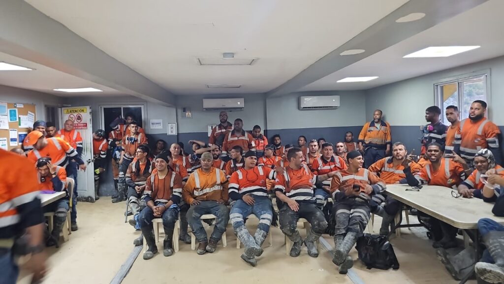 Rescatan con éxito a los 80 trabajadores atrapados en mina de CORMIDOM tras colapso parcial 1 img 6534