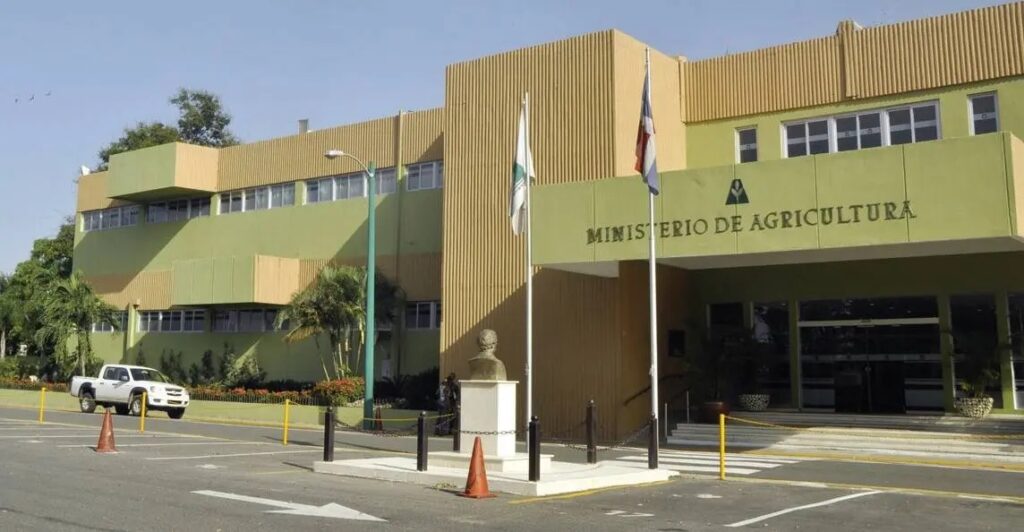 Ministerio de Agricultura activa Plan de Contingencia agropecuario ante posibles efectos de Melissa 1 img 6552