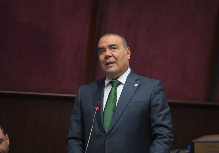 Diputado Alcibíades Tavárez cuestiona inversión de 200 millones de pesos en tramo de calle en San Pedro de Macorís 1 img 6618