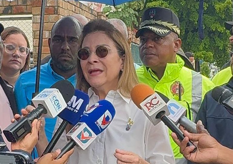 Carolina recorre La Ciénaga y Villa Juana supervisando trabajos de la Alcaldía del DN ante incidencia de tormenta 2 img 6631