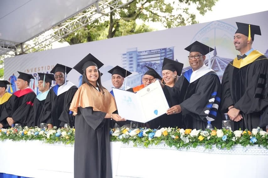 UASD conmemora 487 años formando líderes con la graduación de 3,710 nuevos profesionales 1 img 6937