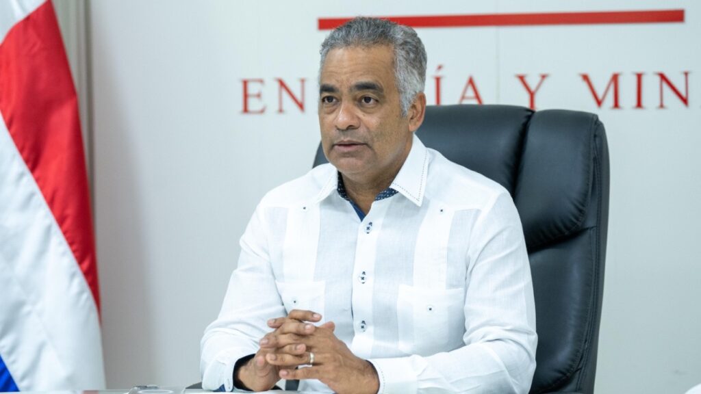 Ministerio de Energía y Minas impulsa medidas de ahorro energético en instituciones públicas 1 img 6971