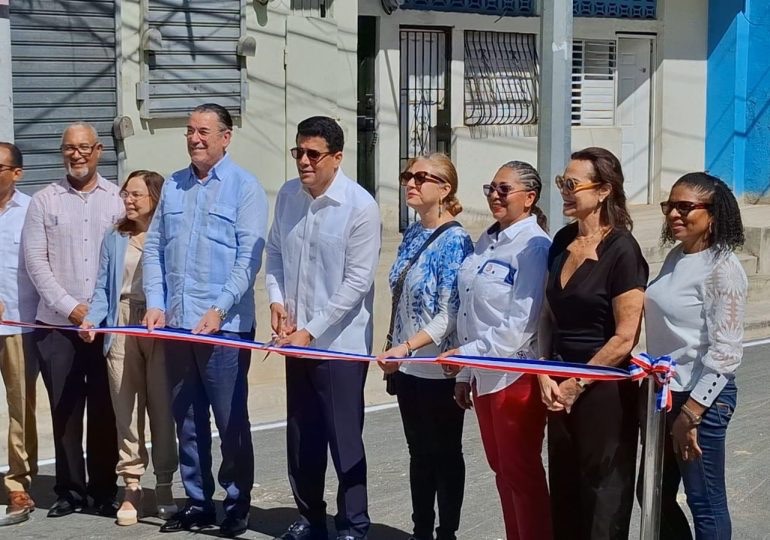 David Collado entrega 11 calles reconstruidas con una inversión de 103 millones de pesos en la Ciudad Colonial 1 img 7120