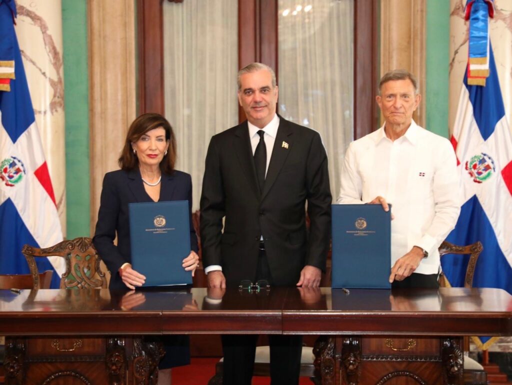 Presidente Abinader y gobernadora Kathy Hochul anuncian un acuerdo histórico para fortalecer lazos económicos y culturales e impulsar la inversión y la innovación entre Nueva York y República Dominicana 1 0c0cd2e3 2bb4 4cfb 8fde e63c3a348c9e