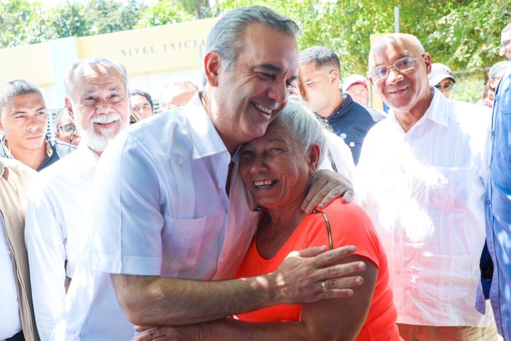 Presidente Abinader sostendrá almuerzo este sábado con militares en el Ministerio de Defensa; participará en el XIX Congreso Nacional Ordinario "Un Nuevo Contrato Social” en el Distrito Nacional 1 2529def9 ba8d 4c46 8608 d35606808576