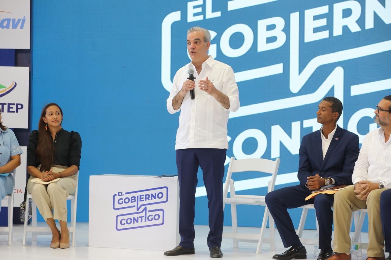 Presidente Abinader anuncia anheladas soluciones a problemas de alcantarillado, agua potable y electricidad en Higüey