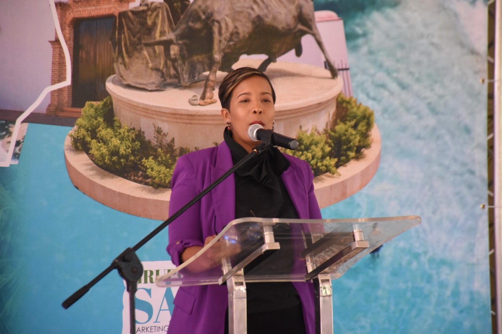 Grupo Sarma presenta las guías turísticas de los destinos El Seibo y Miches