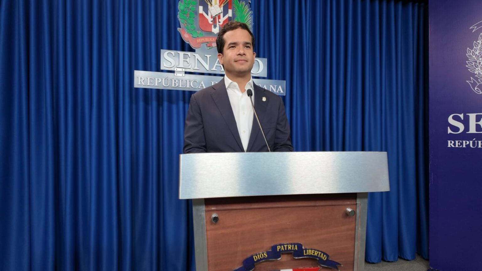 Omar Fernández somete resolución que solicita al presidente instruir la indexación de impuestos a salarios de más 700 mil trabajadores