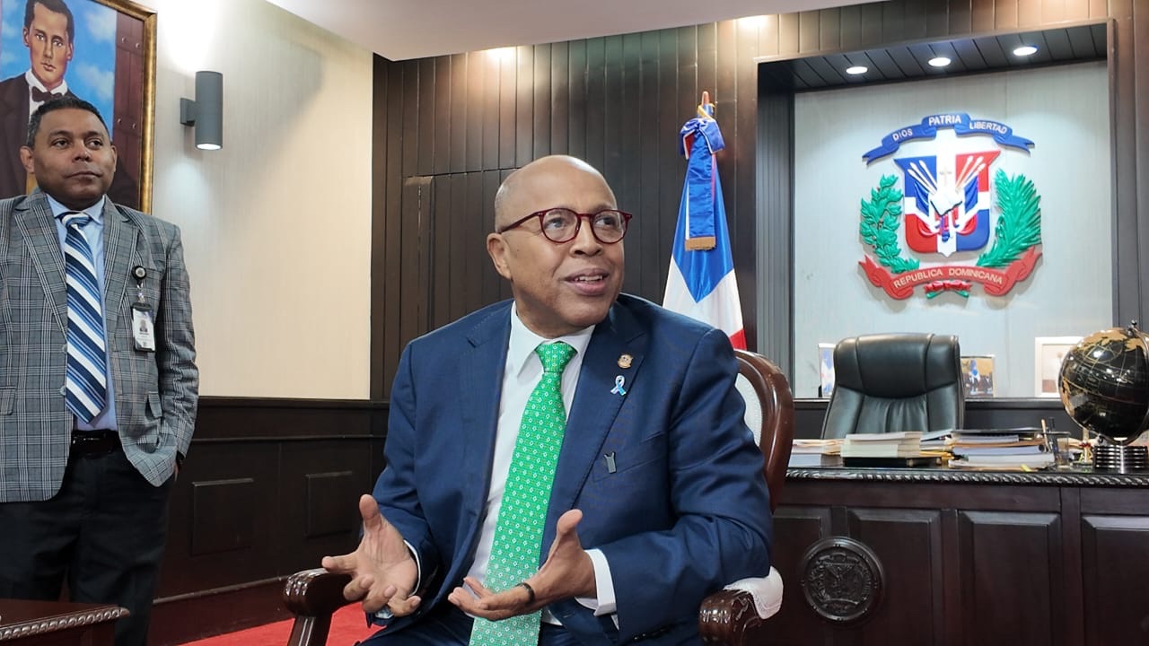 Pacheco afirma diputados no modificarán cesantía pero no descarta cambios en otros aspectos de la reforma laboral