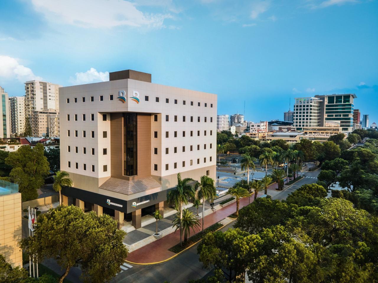 Banreservas recibe Oro en premios Innovadores de las Américas por inclusión financiera