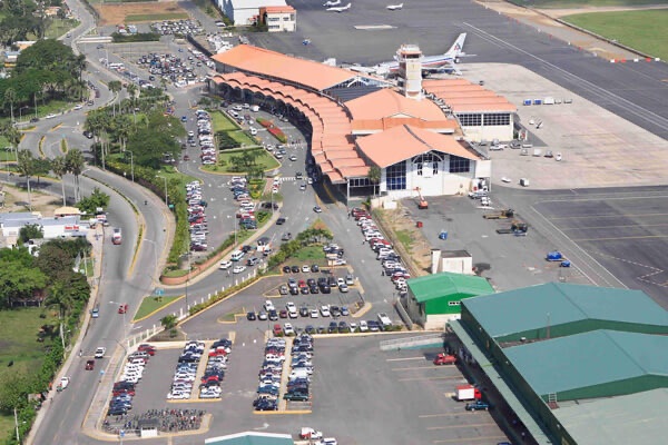Crisis aérea en EEUU provoca retrasos y cancelaciones en el Aeropuerto Internacional del Cibao 1 img 7715