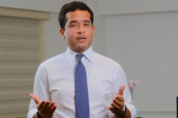 Omar Fernández identifica recursos para reducir impuesto sobre la renta al salario