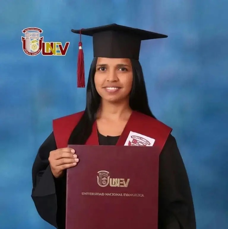 Maestra herida al intervenir en pelea estudiantil en Sabana de la Mar 1 img 8145