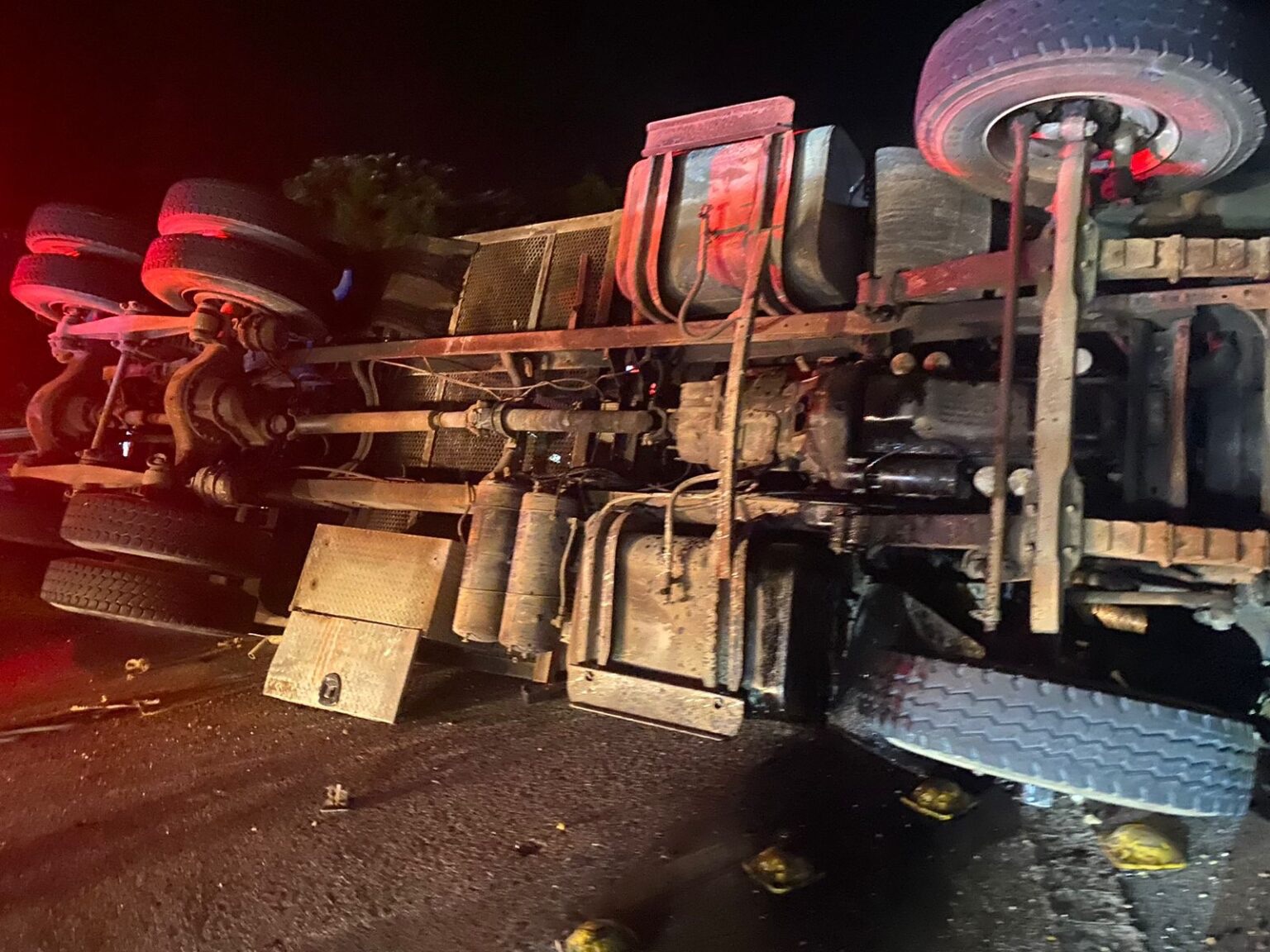 Mueren dos personas tras colisión entre motocicleta y autobús en carretera Bayahíbe