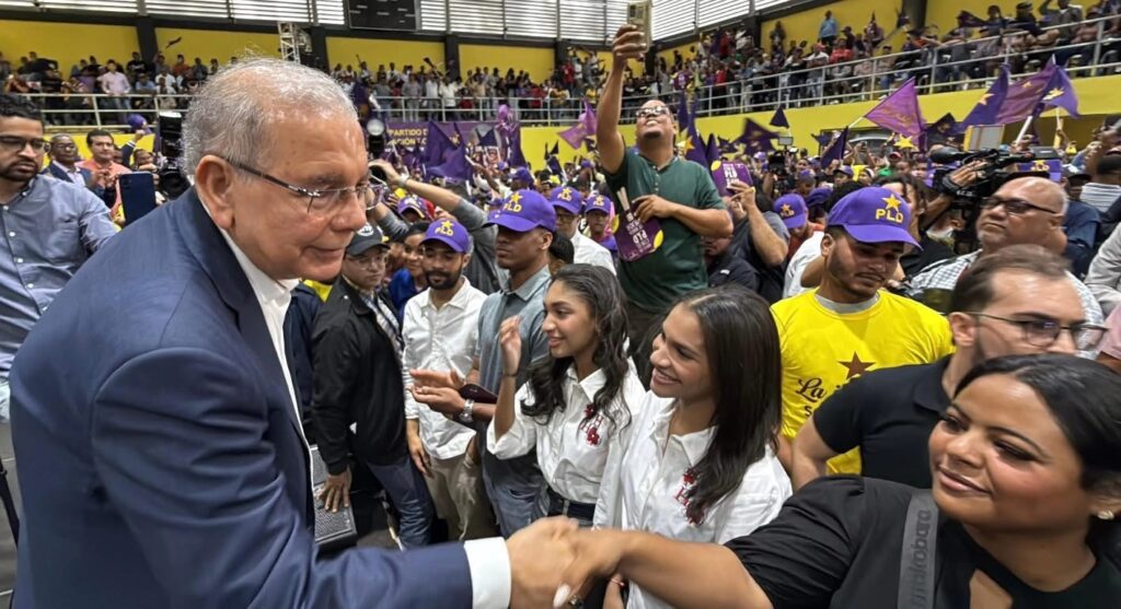 Danilo Medina explica que el problema de la economía sigue siendo los bajos salarios. Dice la gente se está saltando una de las tres comidas del día. 1 img 8318