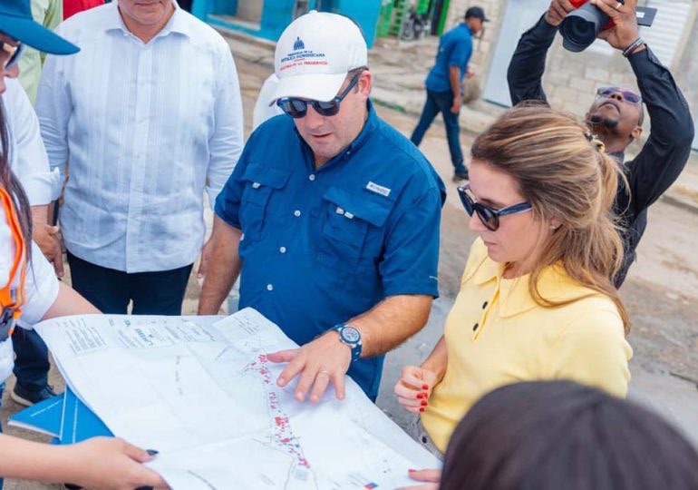 Ministro Paliza supervisa avances del proyecto de transformación en Las Lilas