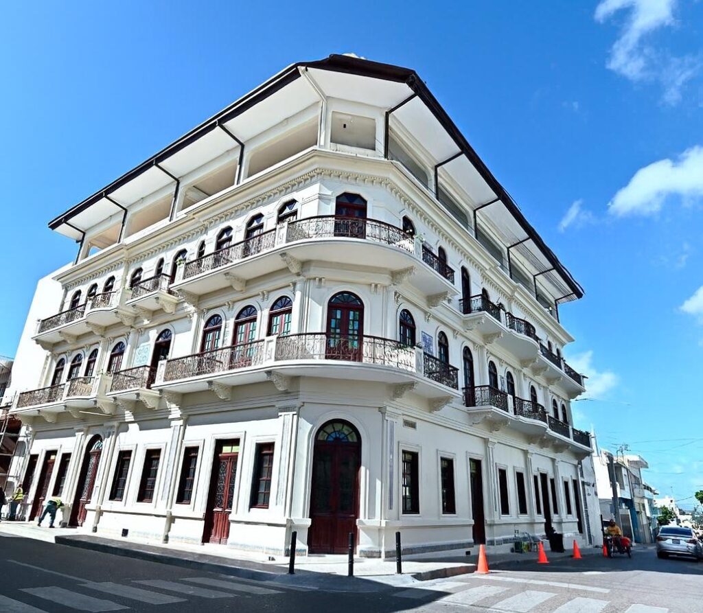 Banreservas rehabilita el antiguo Hotel Mercedes y lo convierte en el Centro Cultural Banreservas de Santiago desde el 29 de noviembre 1 img 8875