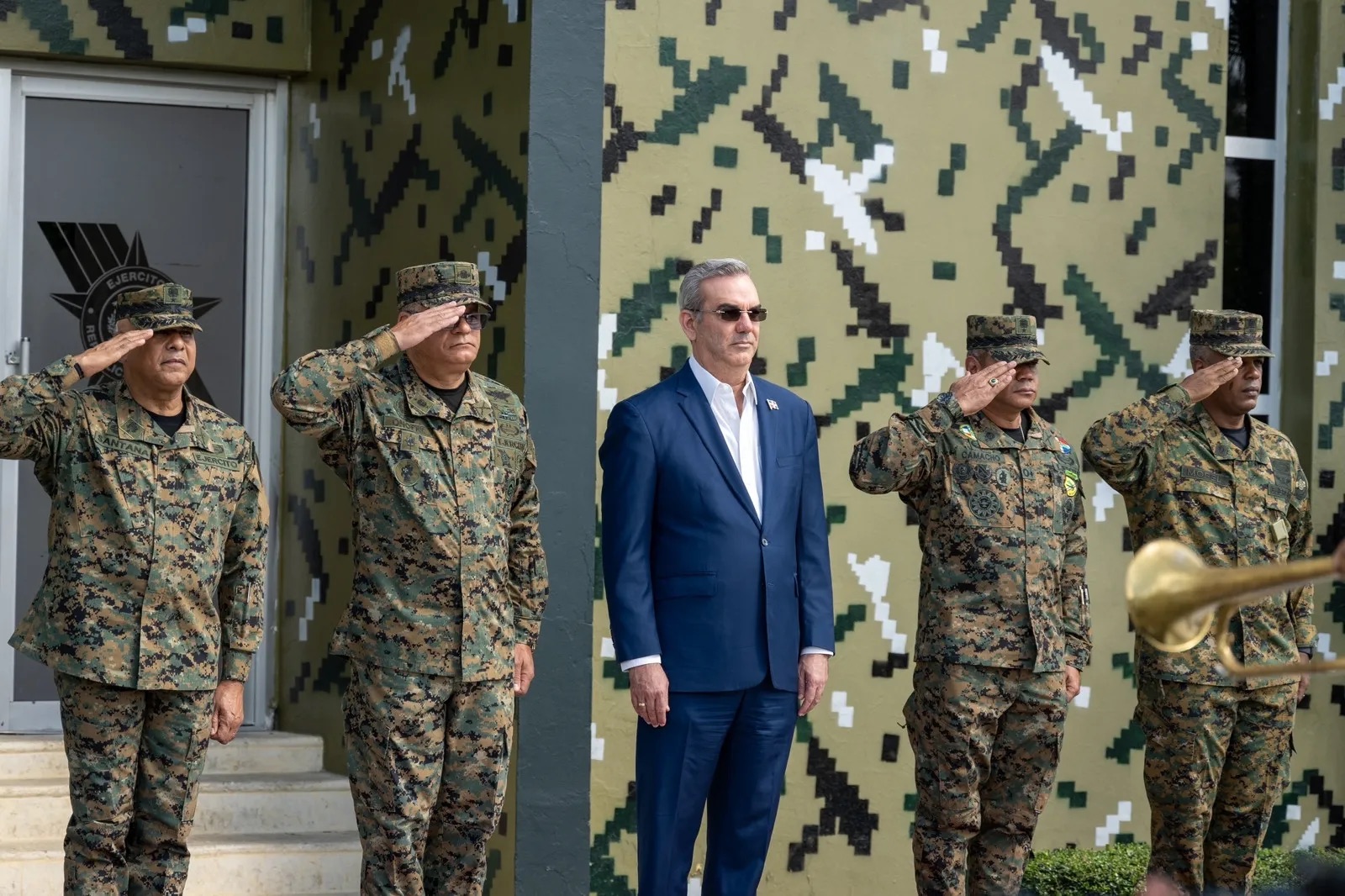 “No puede haber un país fuerte sin unas Fuerzas Armadas fuertes”, afirma presidente Abinader