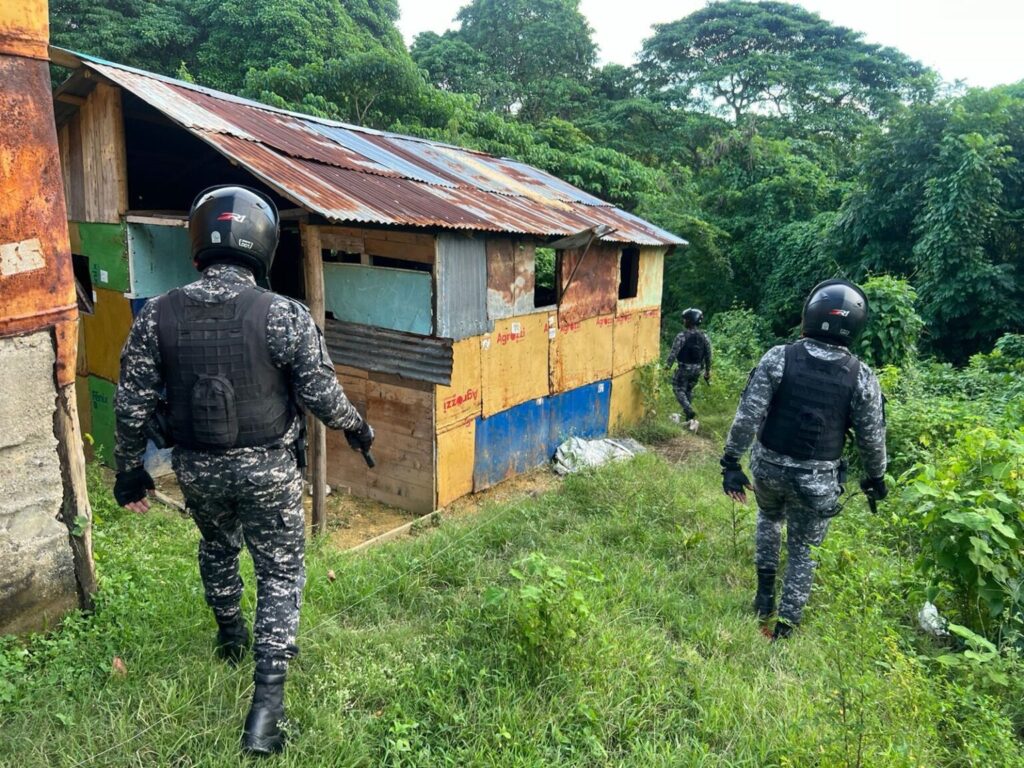 PN apresa en Los Guaricanos a prófugo por homicidio en Puerto Plata 1 img 9158