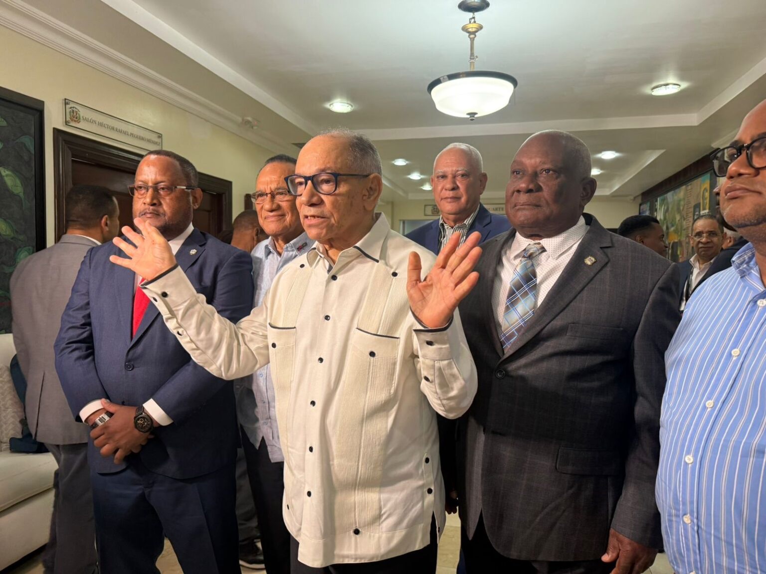 Persisten presiones empresariales sobre cesantía; Pepe Abreu advierte con frenar reforma