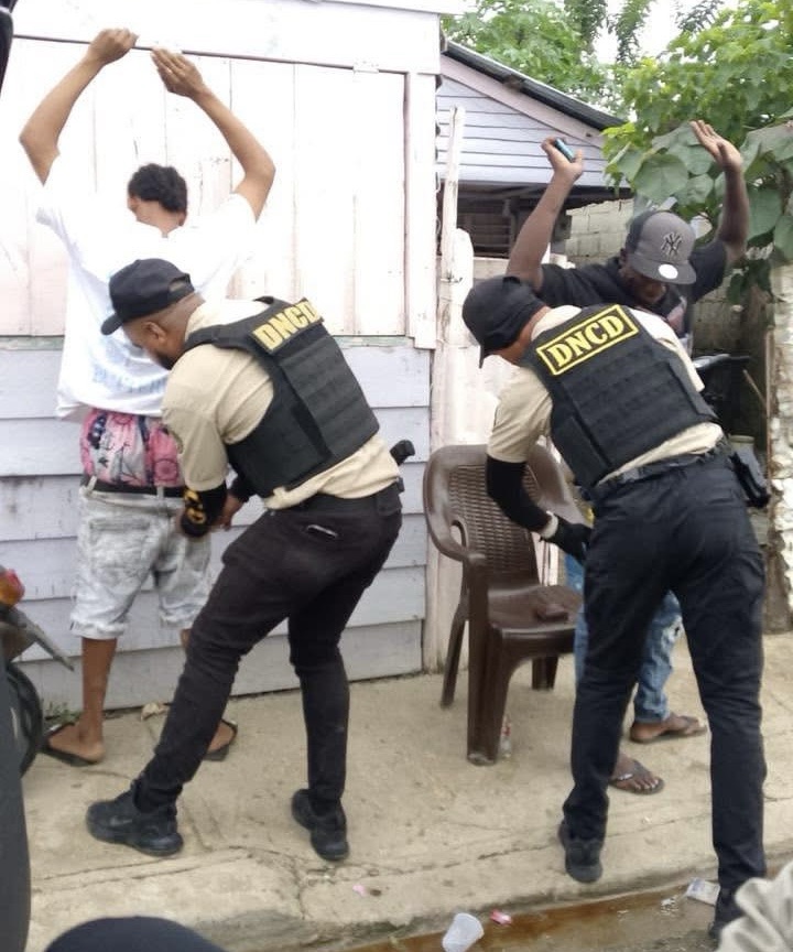 Agentes de la DNCD realizan allanamientos en Hato Mayor y Sabana de la Mar