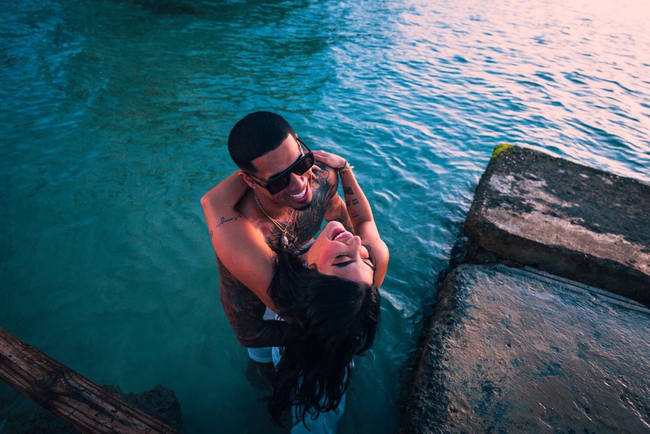 Dani Barranco y Michael Flores estrenan “Agüita e Coco”