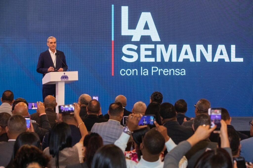 Presidente Abinader presenta “Puntos VIDA”, una red nacional de espacios seguros para proteger a mujeres en situación de violencia 1 1939e373 c4fc 4f8f b729 669ac6c96363 1