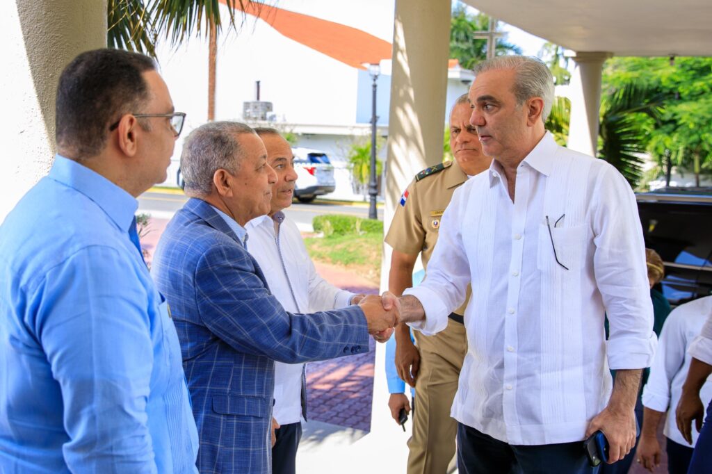 Presidente Abinader resalta trabajo de periodistas que cubren la fuente del Palacio Nacional 1 3b231e8f db61 4d9a 827f 51568610bbed