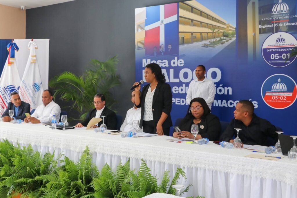 DISTRITOS EDUCATIVOS 05: 01-02 y ADP, VALIDAN LEVANTAMIENTO DE PARO DE DOCENCIA, CON LA MEDIACIÓN DE MONSEÑOR SANTIAGO RODRÍGUEZ RODRÍGUEZ. 1 5a07d9f3 b97a 4664 85a8 0b76daa2a501